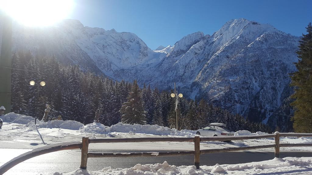 Hotel La Roccia Passo del Tonale Exterior foto